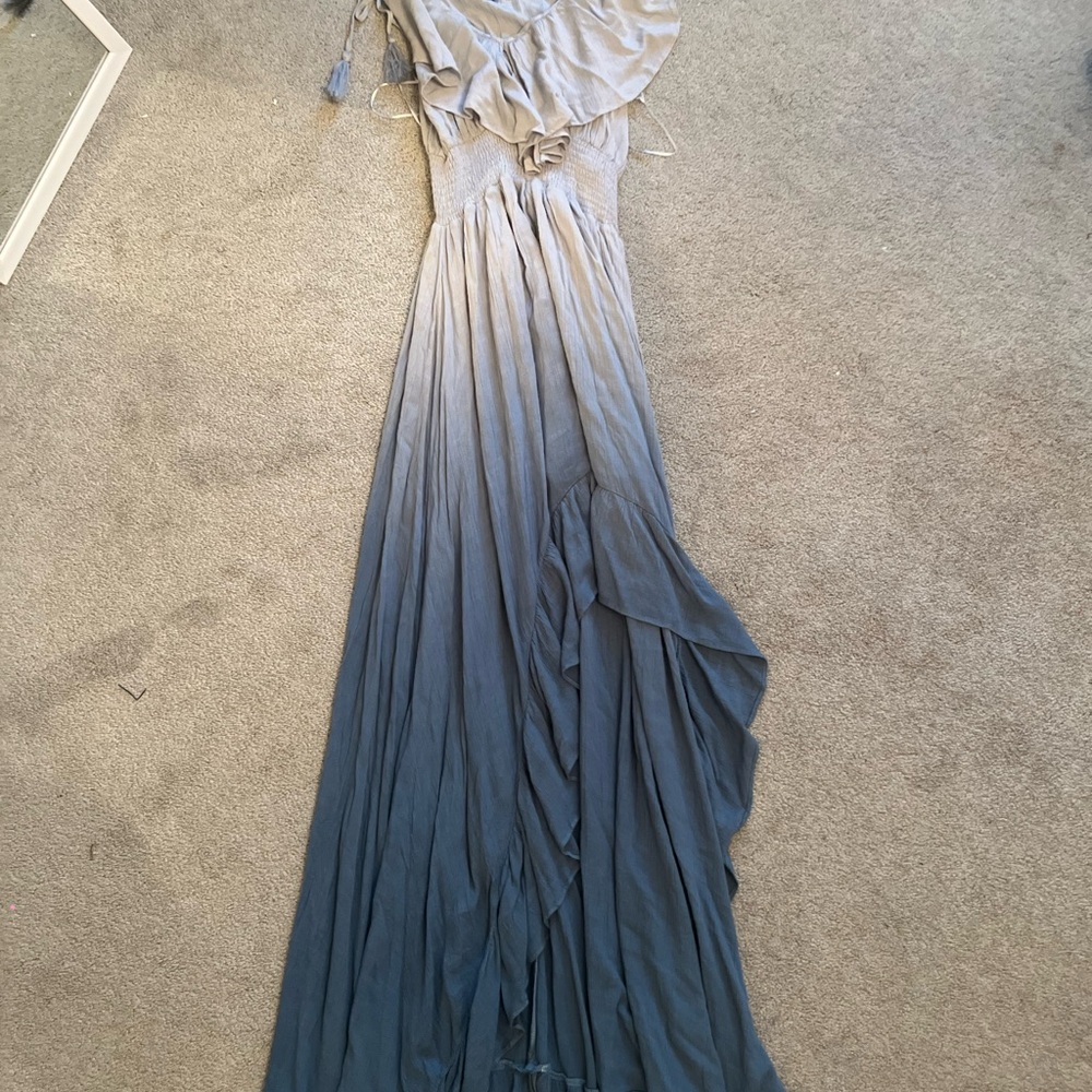 Beautiful dress - Picture 2 of 5
